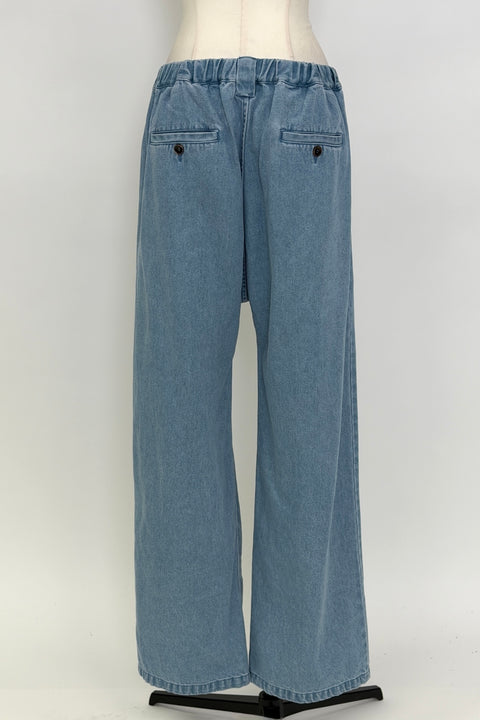 デニムタック入りパンツ